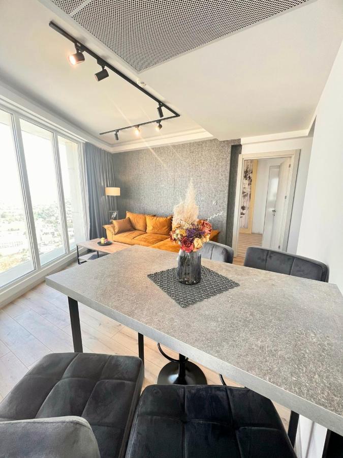 Alfred Sky Smart Apartment 29Th Spa Included سكوبجي المظهر الخارجي الصورة
