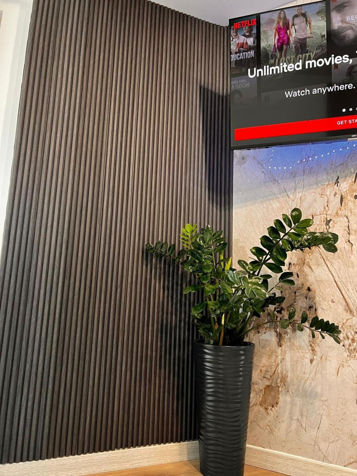 Alfred Sky Smart Apartment 29Th Spa Included سكوبجي المظهر الخارجي الصورة